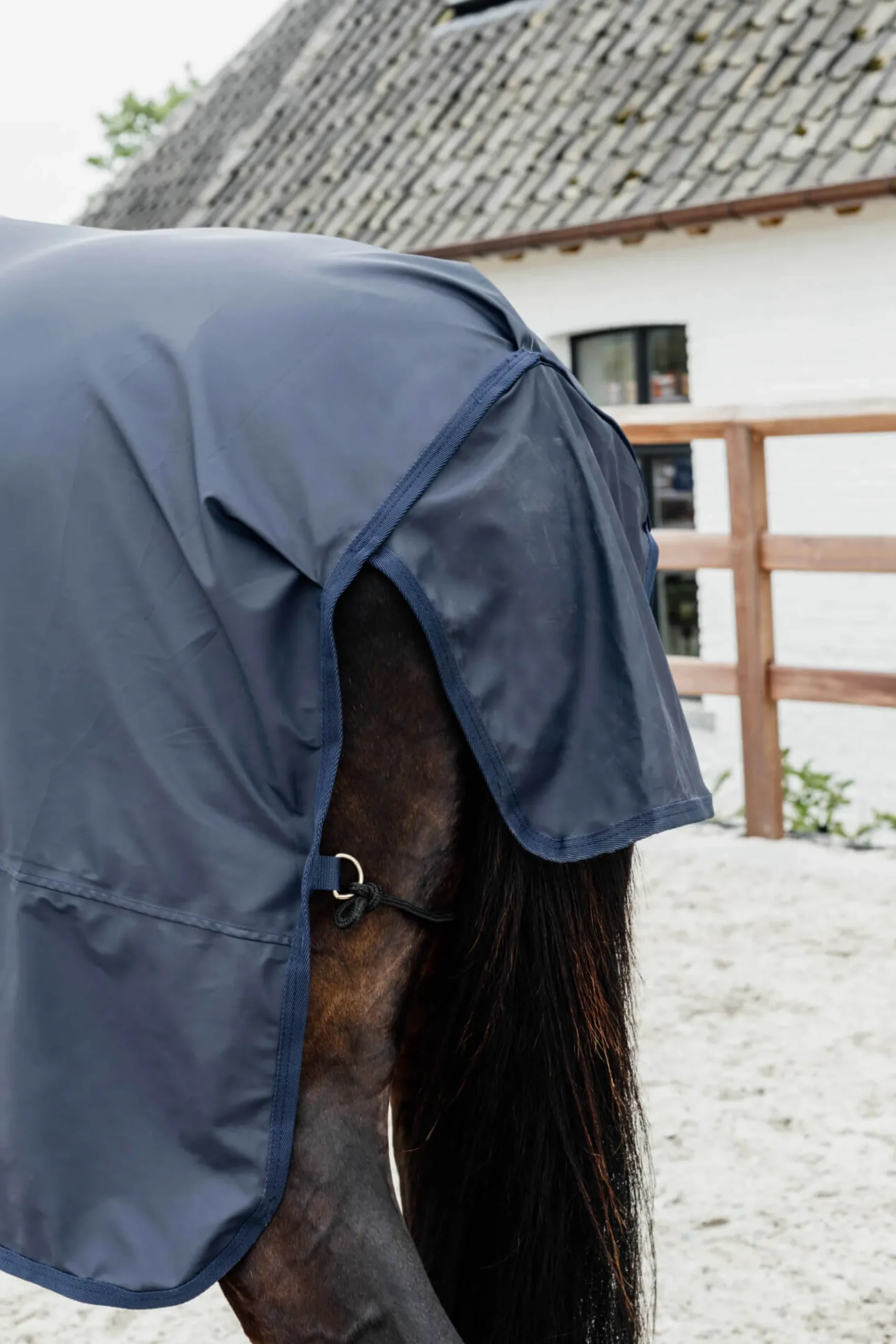 Ausreitdecke Hurricane, Regendecke, mit Steigbügelöffnungen, mit festem Halsteil