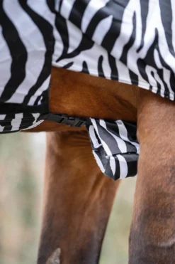 Ekzemerdecke Zebra, mit Halsteil, mit Bauchlatz, Fliegendecke