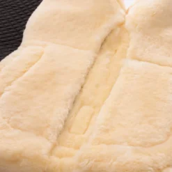 Schabracke, mit innenliegenden Taschen, Lammfell, Springschabracke