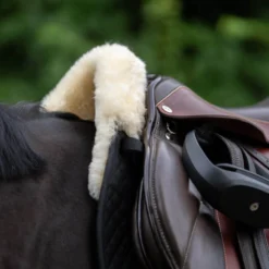 Schabracke, mit innenliegenden Taschen, Lammfell, Springschabracke
